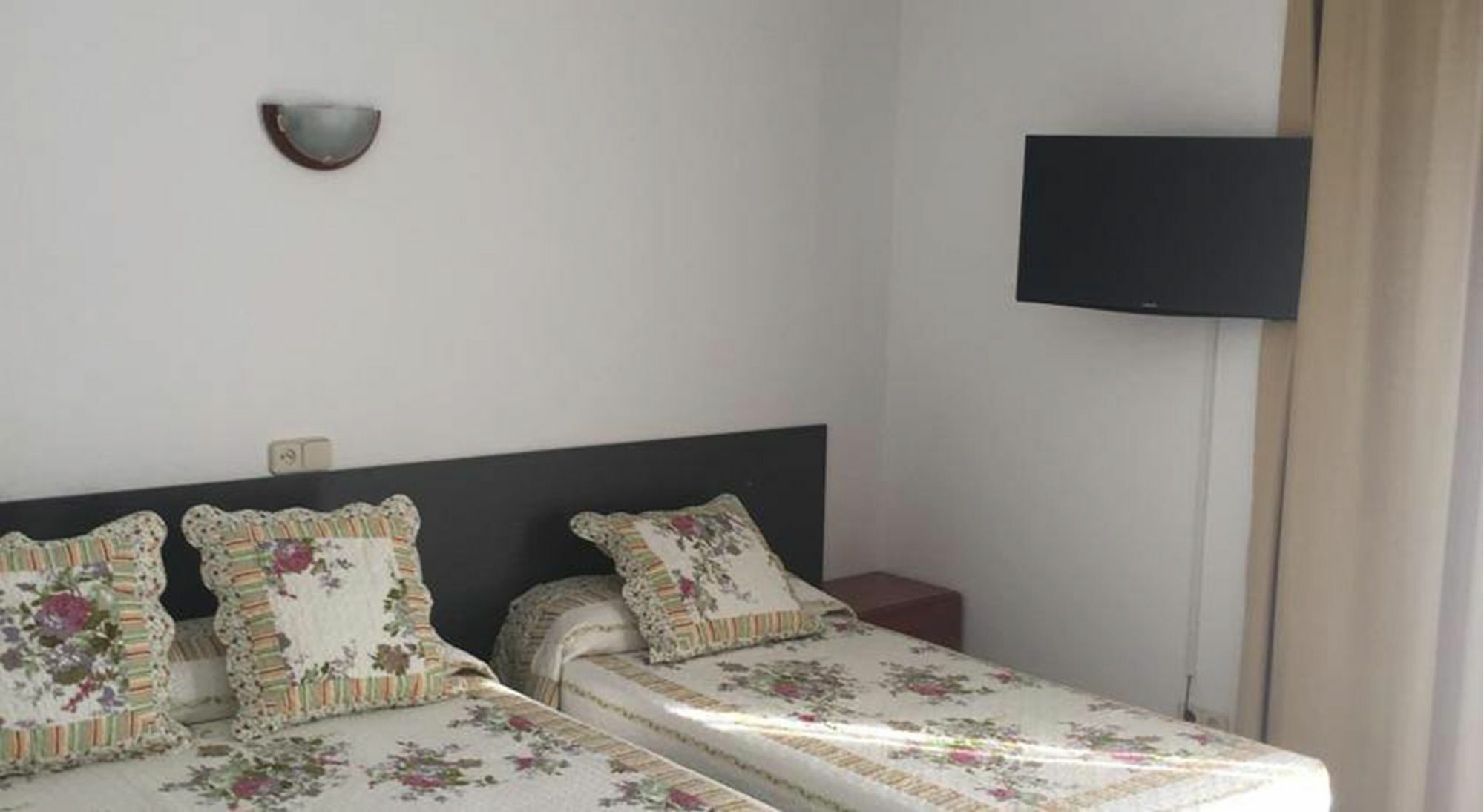 Hostal Bonavista Blanes Extérieur photo